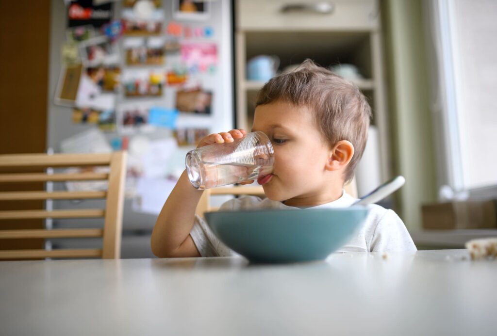 La importancia vital de beber suficiente agua